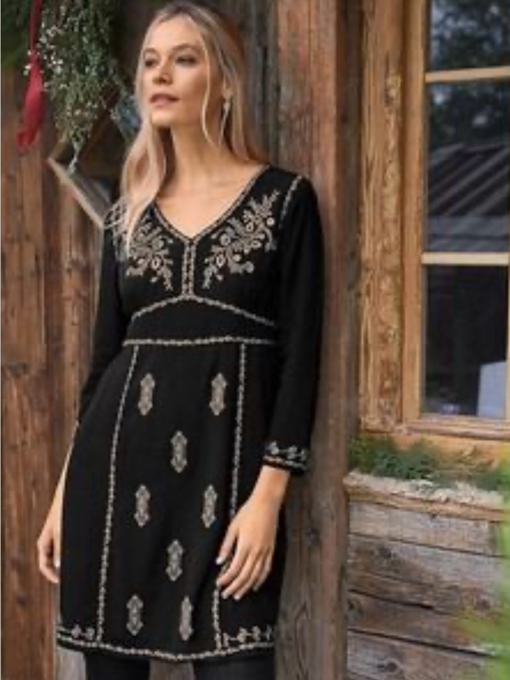 Garnet Hill Marrakesh Embroidered Dress Black Long-Sleeve V‑Neck Size 4‎